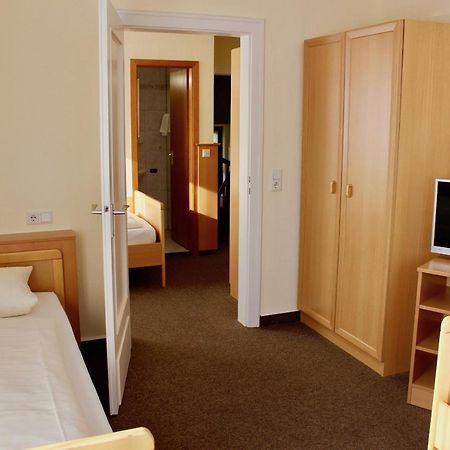 Hotel Gasthof Klusmeyer Bielefeld Bagian luar foto